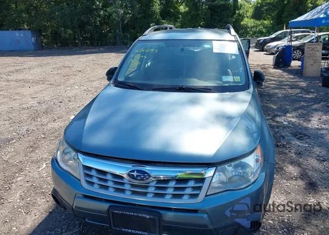 2011 Subaru Forester 2.5X из США, поврежденный, VIN JF2SHABC9BH709529